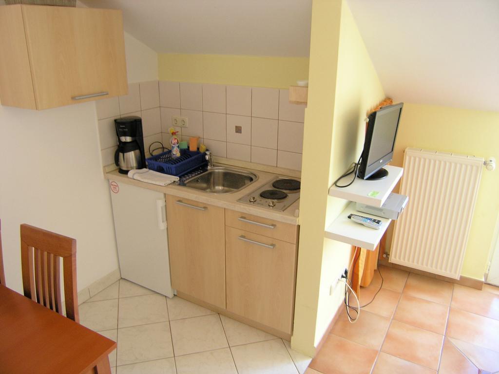 Apartments Kristina Krk Town Extérieur photo