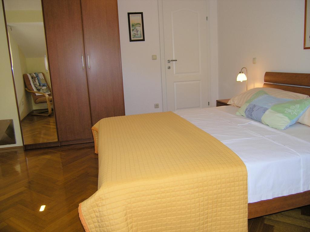 Apartments Kristina Krk Town Extérieur photo
