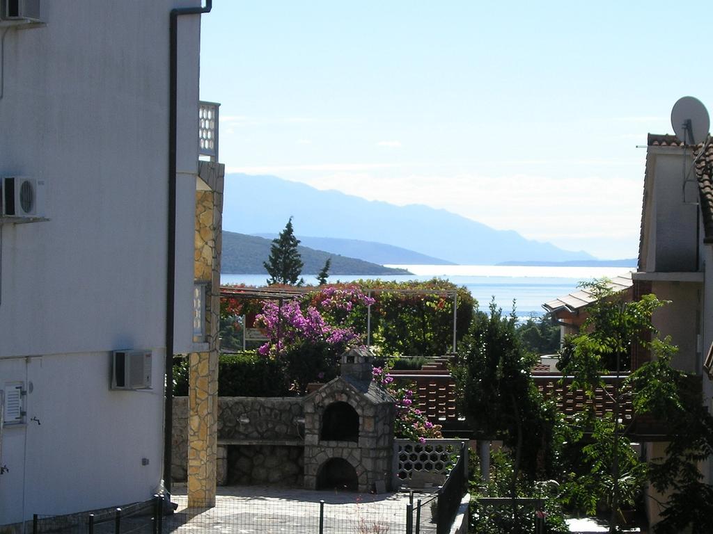Apartments Kristina Krk Town Extérieur photo