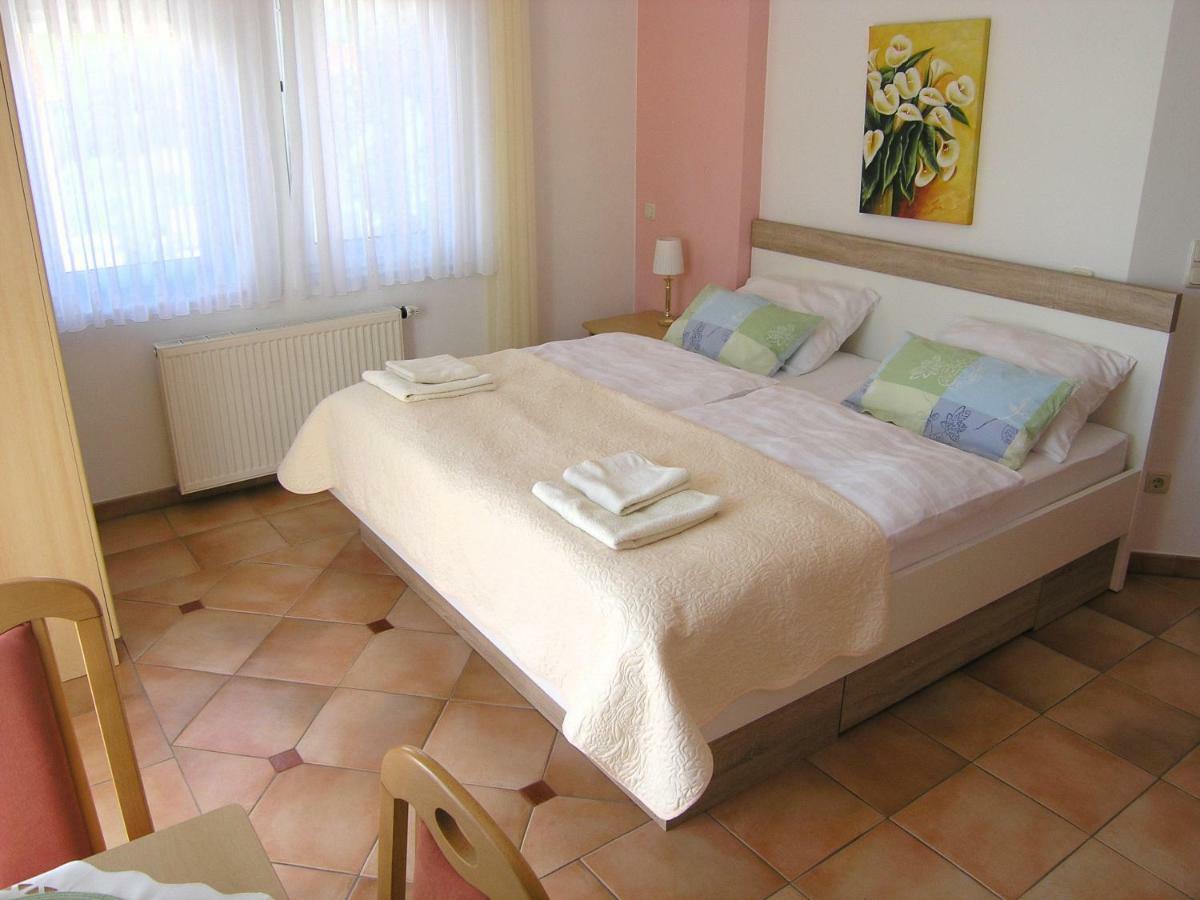 Apartments Kristina Krk Town Extérieur photo