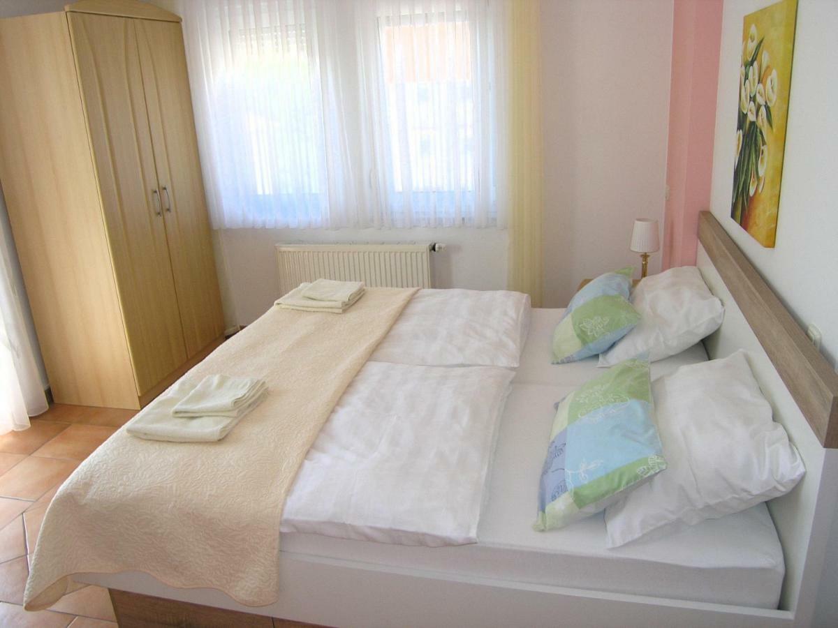 Apartments Kristina Krk Town Extérieur photo