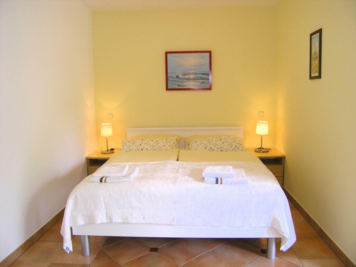 Apartments Kristina Krk Town Extérieur photo