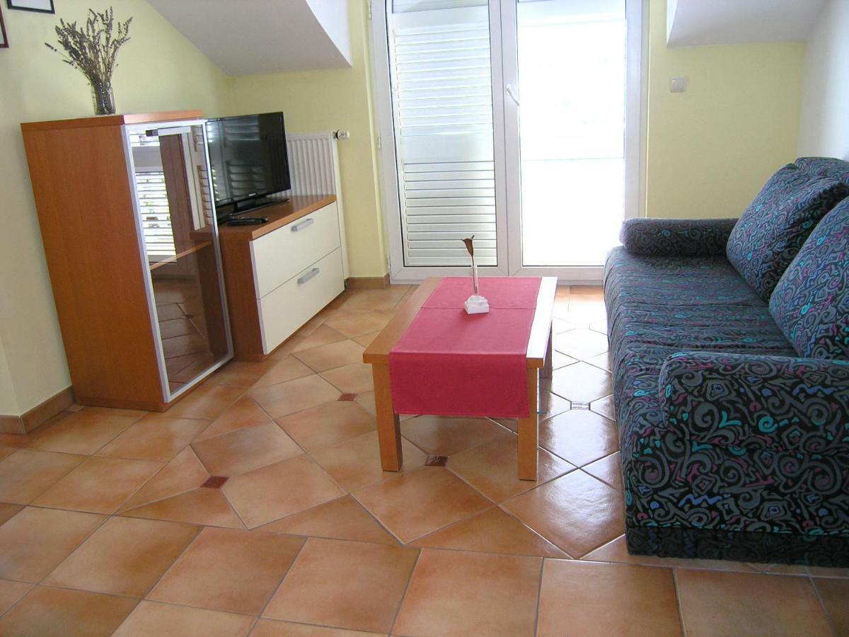 Apartments Kristina Krk Town Extérieur photo