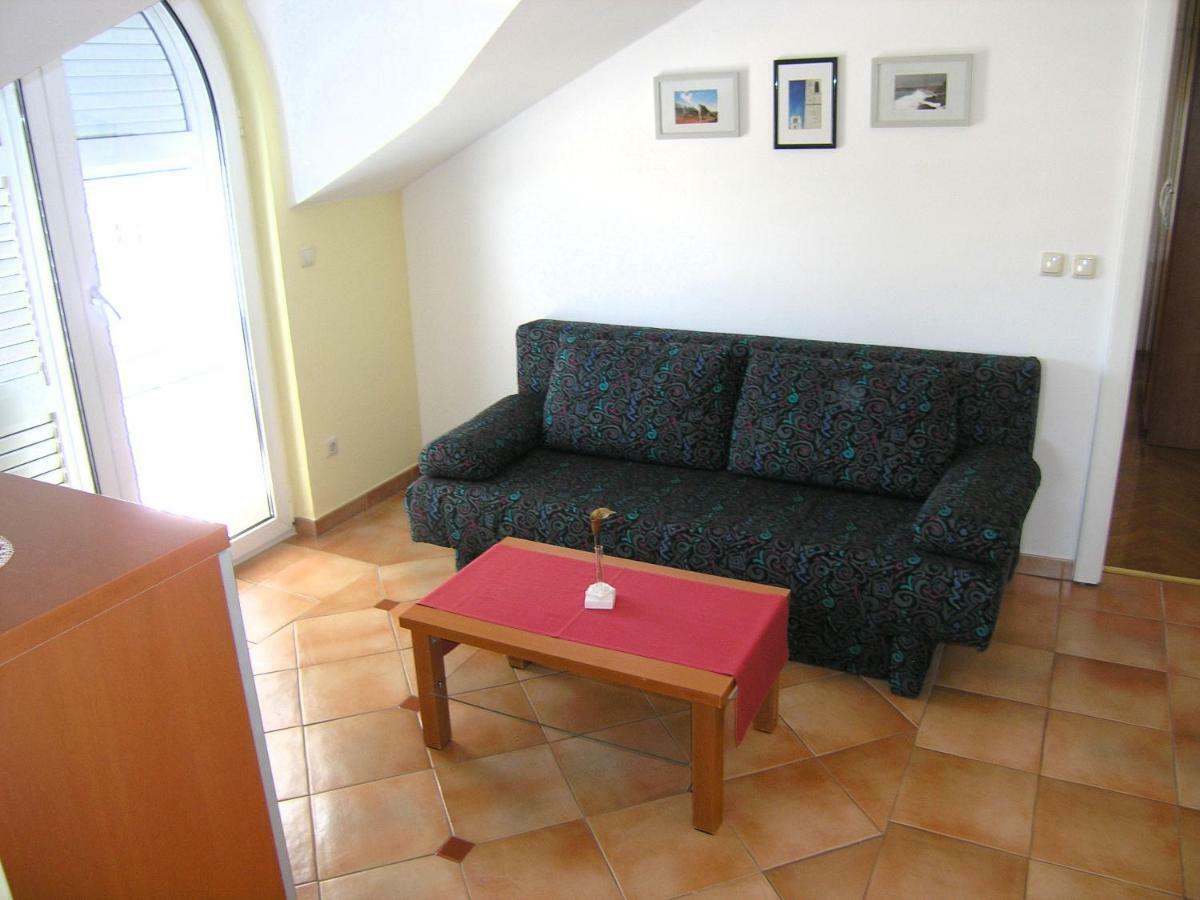 Apartments Kristina Krk Town Extérieur photo